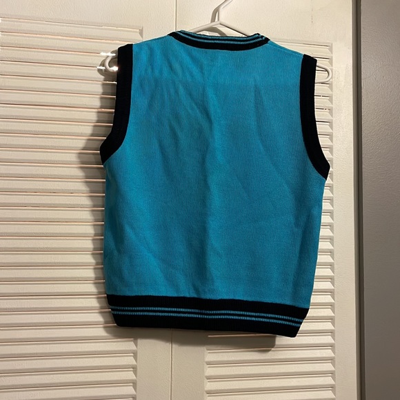 Vest - Picture 2 of 4